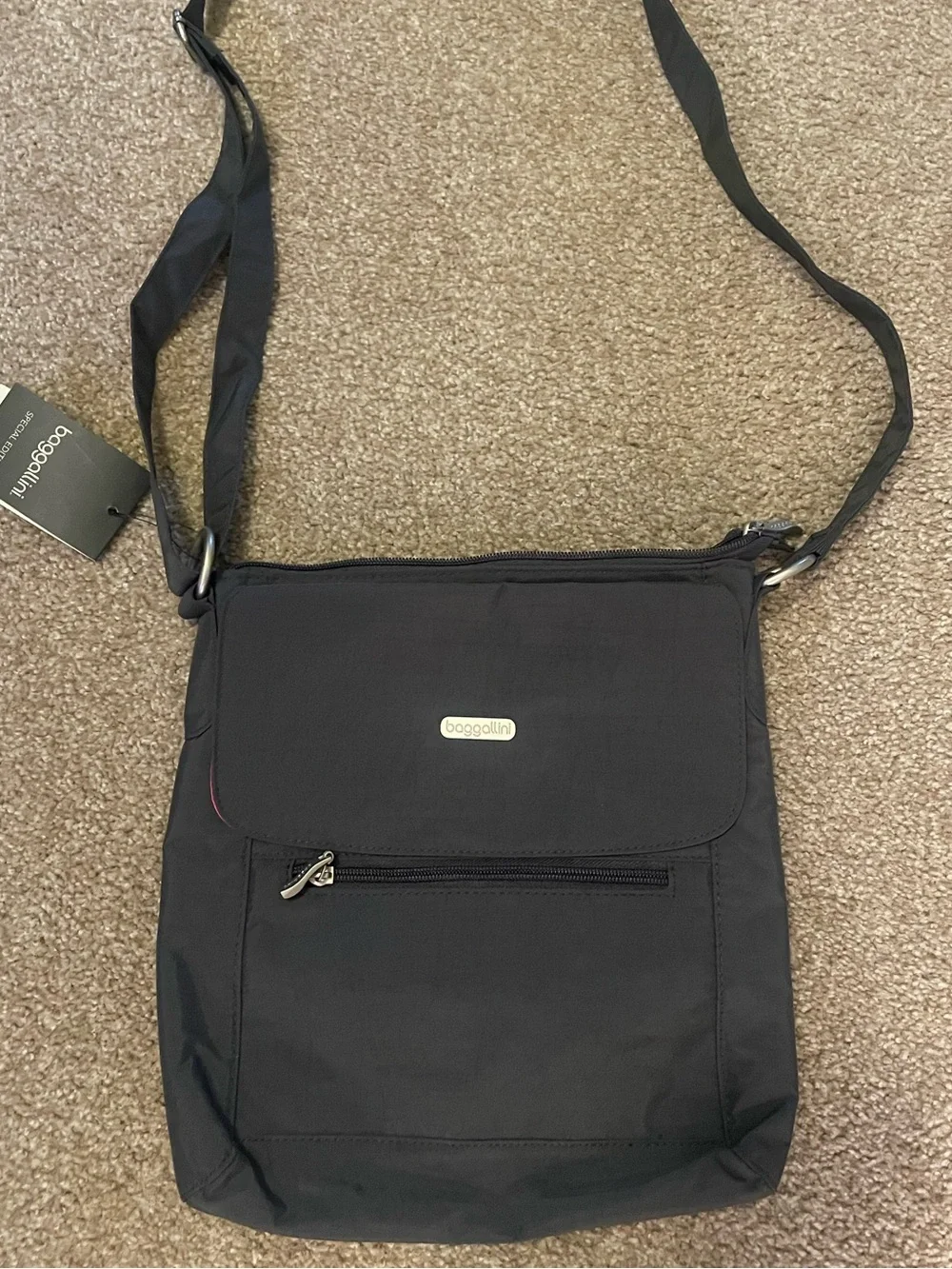 Baggallini NWT Grey Crossbody Bag